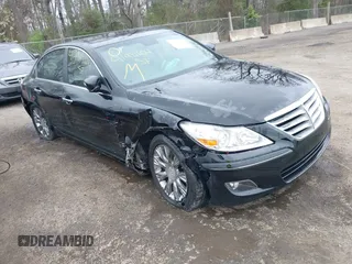 2011 Hyundai Genesis with VIN KMHGC4DE5BU140152, listed as a IAAI auction lot 41931104 with 167,739 mi miles. Bid and sale history available at carsss.com. Image 1.