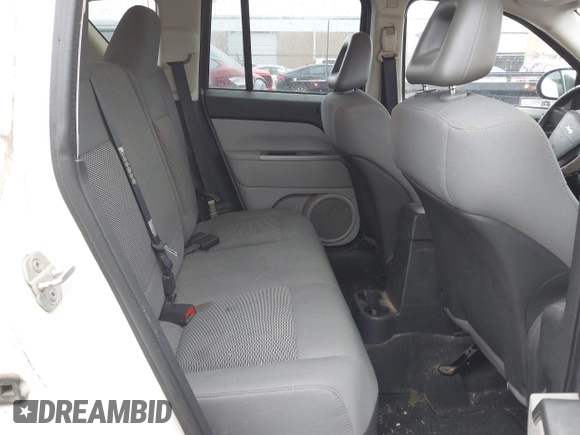 2007 Jeep Compass Sport with VIN 1J8FF47W27D138211, listed as a IAAI auction lot 41959389 with 165,834 mi miles. Bid and sale history available at carsss.com. Image 8.