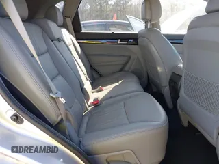 2014 Kia Sorento LX z VIN 5XYKT3A69EG437937, wystawiony jako IAAI lot #41834416 z przebiegiem 208 671 mil mil oraz . Historia ofert i sprzedaży dostępna na DreamBid. Obrazek 8.