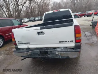 2000 Chevrolet Silverado 1500 with VIN 1GCEC14W0YE199633, listed as a IAAI auction lot 41465837 with 241,159 mi miles. Bid and sale history available at carsss.com. Image 17.