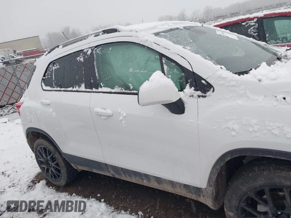 2022 Chevrolet Trax LT with VIN KL7CJPSM6NB536897, listed as a IAAI auction lot 41140696 with 31,913 mi miles. Bid and sale history available at carsss.com. Image 13.