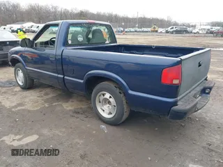 2003 GMC Sonoma SLS with VIN 1GTCS14H138228849, listed as a IAAI auction lot 41541363 with 217,969 mi miles. Bid and sale history available at carsss.com. Image 3.