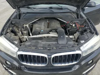 2014 BMW X5 sDrive35i z VIN 5UXKR2C57E0H33527, wystawiony jako Copart lot #54833785 z przebiegiem 197 510 mil mil oraz Czysty tytuł • Clean title. Historia ofert i sprzedaży dostępna na DreamBid. Obrazek 12.