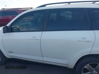 2008 Toyota RAV4 Sport z VIN JTMZK32V186011898, wystawiony jako IAAI lot #40380953 z przebiegiem 212 371 mil mil oraz . Historia ofert i sprzedaży dostępna na DreamBid. Obrazek 14.