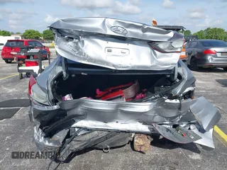 2017 Hyundai Elantra SE z VIN 5NPD74LF6HH126348, wystawiony jako IAAI lot #42362683 z przebiegiem 165 431 mil mil oraz . Historia ofert i sprzedaży dostępna na DreamBid. Obrazek 17.