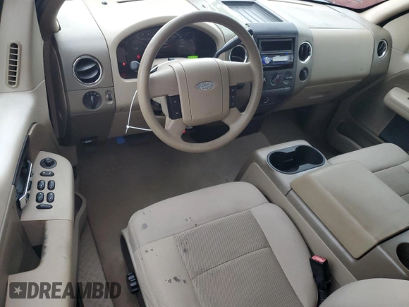 2004 Ford F-150 XL z VIN 1FTPX12574NA72931, wystawiony jako Copart lot #54609905 z przebiegiem 189 605 mil mil oraz Czysty tytuł • Clean title. Historia ofert i sprzedaży dostępna na DreamBid. Obrazek 8.