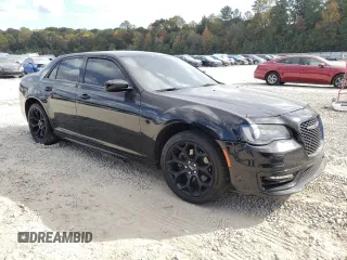2020 Chrysler 300 S z VIN 2C3CCABTXLH122919, wystawiony jako Copart lot #78414584 z przebiegiem 122 180 mil mil oraz Szkody całkowita. Historia ofert i sprzedaży dostępna na DreamBid. Obrazek 4.