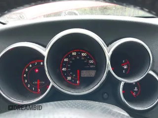 2006 Toyota Matrix STD z VIN 2T1KR32E66C555896, wystawiony jako IAAI lot #42359184 z przebiegiem 270 491 mil mil oraz . Historia ofert i sprzedaży dostępna na DreamBid. Obrazek 7.
