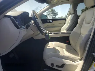 2018 Volvo XC60 Momentum with VIN LYVA22RK3JB117199, listed as a Copart auction lot 60888465 with 56,999 mi miles and Salvage title. Bid and sale history available at DreamBid. Image 7.