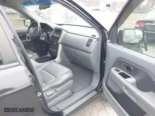 2008 Honda Pilot EX-L with VIN 5FNYF18768B035728, listed as a IAAI auction lot 41492820 with 118,420 mi miles. Bid and sale history available at carsss.com. Image 5.