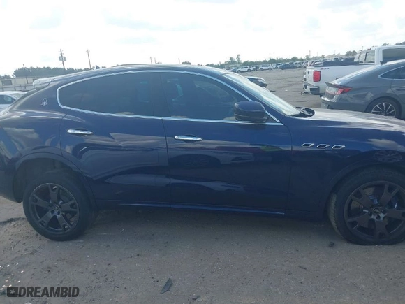 2021 Maserati Levante S with VIN ZN661YUAXMX370022, listed as a IAAI auction lot 40672941 with NaN miles. Bid and sale history available at carsss.com. Image 14.