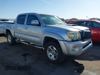 2007 Toyota Tacoma PreRunner with VIN 5TEJU62N27Z370963, listed as a IAAI auction lot 42057558 with 192,041 mi miles. Bid and sale history available at carsss.com. Image 1.