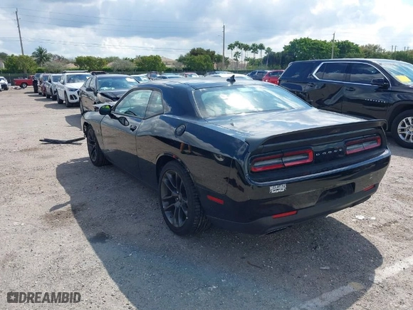 2022 Dodge Challenger R/T Scat Pack with VIN 2C3CDZFJ2NH237876, listed as a IAAI auction lot 41681312 with 2,952 mi miles. Bid and sale history available at carsss.com. Image 3.