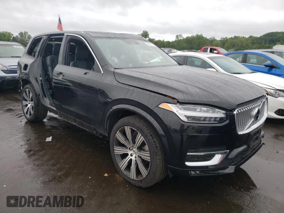 2021 Volvo XC90 Inscription with VIN YV4A22PL9M1754036, listed as a Copart auction lot 60557315 with 30,587 mi miles and Salvage title. Bid and sale history available at DreamBid. Image 4.