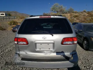 2002 Toyota Sienna LE with VIN 4T3ZF13C12U417417, listed as a Copart auction lot 70251214 with 178,215 mi miles and Clean Title. Bid and sale history available at carsss.com. Image 6.