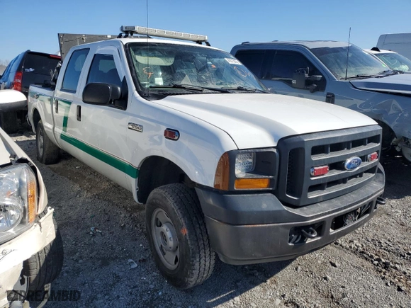 2006 Ford Super Duty F-250 XL with VIN 1FTSW21536EB81894, listed as a Copart auction lot 45573005 with 65,722 mi miles and Salvage Title. Bid and sale history available at carsss.com. Image 4.