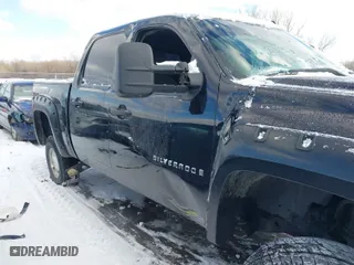 2008 Chevrolet Silverado 1500 LT w/1LT with VIN 3GCEK13JX8G294329, listed as a IAAI auction lot 41591010 with 246,781 mi miles. Bid and sale history available at carsss.com. Image 6.