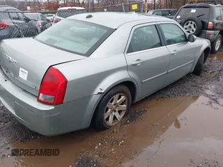 2006 Chrysler 300 Touring with VIN 2C3KA53GX6H134065, listed as a IAAI auction lot 41584131 with Not Provided miles. Bid and sale history available at carsss.com. Image 4.