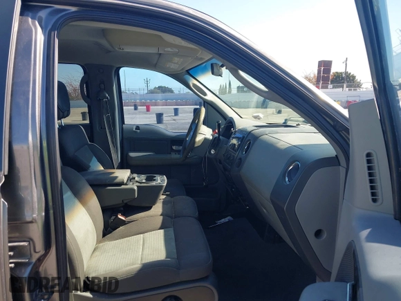2005 Ford F-150 XLT с VIN 1FTRW12W55KD46912, выставлен на аукционе IAAI как лот 42098078 с пробегом 167 819 миль миль и . История ставок и продаж доступна на DreamBid. Изображение 5.