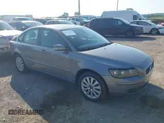 2005 Volvo S40 с VIN YV1MS382852075408, выставлен на аукционе IAAI как лот 42556452 с пробегом 211 009 миль миль и . История ставок и продаж доступна на DreamBid. Изображение 1.