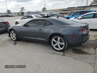 2010 Chevrolet Camaro 2SS z VIN 2G1FK1EJ3A9182899, wystawiony jako Copart lot #51444675 z przebiegiem Nie podano mil oraz Szkody całkowita. Historia ofert i sprzedaży dostępna na DreamBid. Obrazek 2.