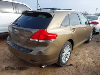 2010 Toyota Venza with VIN 4T3ZA3BB1AU022011, listed as a IAAI auction lot 41459465 with 111,258 mi miles. Bid and sale history available at carsss.com. Image 4.