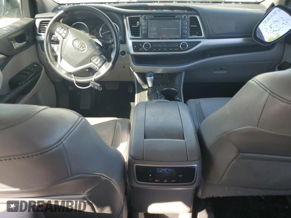2017 Toyota Highlander XLE with VIN 5TDJZRFH9HS473495, listed as a Copart auction lot 57057035 with 123,709 mi miles and Clean title. Bid and sale history available at DreamBid. Image 8.