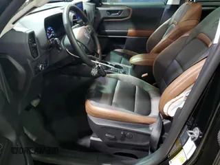 2024 Ford Bronco Sport Outer Banks z VIN 3FMCR9C69RRE32506, wystawiony jako Copart lot #50443075 z przebiegiem 4 688 mil mil oraz Nie do naprawy • Non repairable. Historia ofert i sprzedaży dostępna na DreamBid. Obrazek 7.