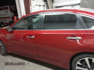 2018 Nissan Altima SR with VIN 1N4AL3AP4JC120138, listed as a IAAI auction lot 42111389 with 69,939 mi miles and . Bid and sale history available at carsss.com. Image 14.