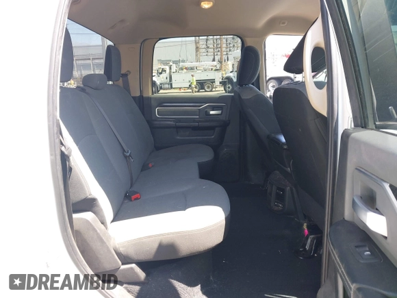 2019 Ram 2500 Big Horn with VIN 3C6UR5DJ4KG519811, listed as a IAAI auction lot 42643850 with 255,461 mi miles and . Bid and sale history available at DreamBid. Image 8.