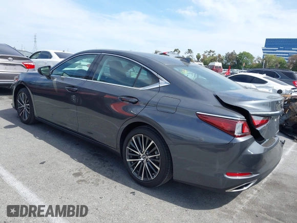 2022 Lexus ES 350 z VIN 58ADZ1B1XNU121500, wystawiony jako IAAI lot #42238205 z przebiegiem 20 330 mil mil oraz . Historia ofert i sprzedaży dostępna na DreamBid. Obrazek 3.