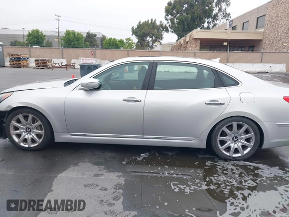 2013 Hyundai Equus Signature with VIN KMHGH4JH5DU062734, listed as a IAAI auction lot 42701207 with 97,413 mi miles and . Bid and sale history available at DreamBid. Image 14.