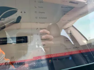 2023 Tesla Model 3 z VIN 5YJ3E1EA3PF405917, wystawiony jako Copart lot #56875645 z przebiegiem 40 874 mil mil oraz Szkoda całkowita • Salvage title. Historia ofert i sprzedaży dostępna na DreamBid. Obrazek 9.