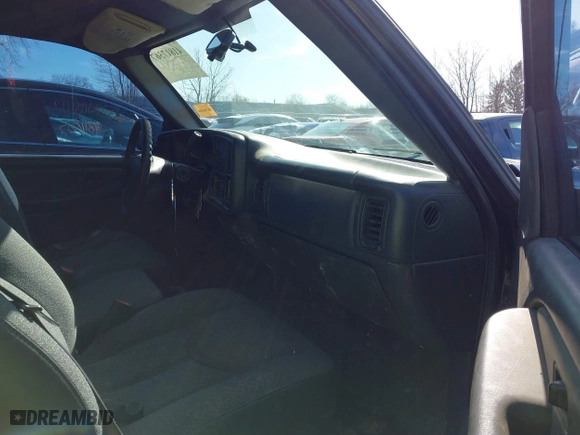 2006 Chevrolet Silverado 1500 Work Truck with VIN 3GCEC14X76G213817, listed as a IAAI auction lot 41817367 with 181,860 mi miles. Bid and sale history available at carsss.com. Image 5.