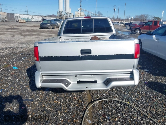 1994 Chevrolet S-10 LS with VIN 1GCCS19ZXR8233932, listed as a IAAI auction lot 41072044 with 171,666 mi miles. Bid and sale history available at carsss.com. Image 15.