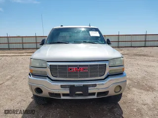 2004 GMC Sierra 1500 Crew Cab SLE with VIN 2GTEK13T841341748, listed as a IAAI auction lot 42036007 with 227,164 mi miles. Bid and sale history available at carsss.com. Image 12.