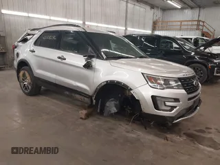 2016 Ford Explorer Sport z VIN 1FM5K8GT8GGC70265, wystawiony jako IAAI lot #42128286 z przebiegiem 137 723 mil mil oraz . Historia ofert i sprzedaży dostępna na DreamBid. Obrazek 1.