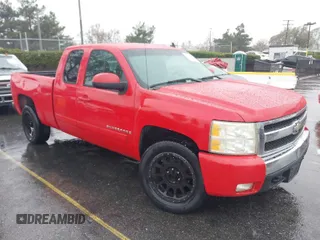 2008 Chevrolet Silverado 1500 1LT with VIN 1GCEC19018Z330212, listed as a IAAI auction lot 41559488 with 296,792 mi miles and . Bid and sale history available at DreamBid. Image 1.