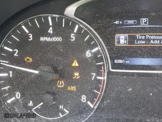 2017 Nissan Pathfinder S with VIN 5N1DR2MM5HC623250, listed as a IAAI auction lot 41867920 with 82,861 mi miles. Bid and sale history available at carsss.com. Image 7.
