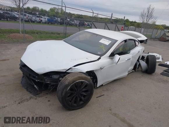 2017 Tesla Model S 100D z VIN 5YJSA1E24HF195488, wystawiony jako IAAI lot #42073744 z przebiegiem 108 577 mil mil oraz . Historia ofert i sprzedaży dostępna na DreamBid. Obrazek 18.