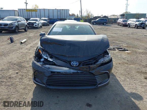 2022 Toyota Camry Hybrid LE with VIN 4T1C31AK1NU580817, listed as a IAAI auction lot 40719068 with 41,455 mi miles. Bid and sale history available at carsss.com. Image 6.