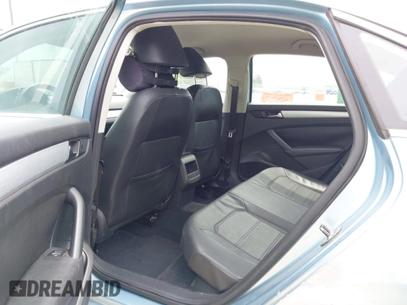2012 Volkswagen Passat SE z VIN 1VWBP7A35CC025482, wystawiony jako IAAI lot #42280415 z przebiegiem 152 030 mil mil oraz . Historia ofert i sprzedaży dostępna na DreamBid. Obrazek 8.