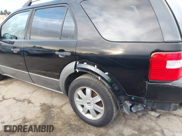 2005 Ford Freestyle SE with VIN 1FMZK01195GA33128, listed as a IAAI auction lot 41767224 with 199,751 mi miles. Bid and sale history available at carsss.com. Image 13.