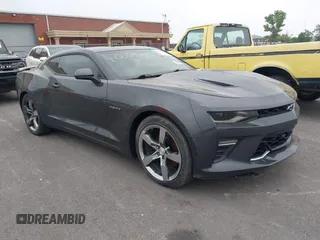 2017 Chevrolet Camaro 2SS z VIN 1G1FH1R79H0168121, wystawiony jako IAAI lot #42289802 z przebiegiem 41 599 mil mil oraz . Historia ofert i sprzedaży dostępna na DreamBid. Obrazek 1.