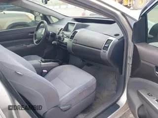 2004 Toyota Prius with VIN JTDKB20U140043642, listed as a IAAI auction lot 42116362 with 192,987 mi miles. Bid and sale history available at carsss.com. Image 5.