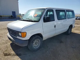 2003 Ford Econoline Passenger XL z VIN 1FMRE11273HB82439, wystawiony jako Copart lot #56247275 z przebiegiem 152 775 mil mil oraz Czysty tytuł • Clean title. Historia ofert i sprzedaży dostępna na DreamBid. Obrazek 1.