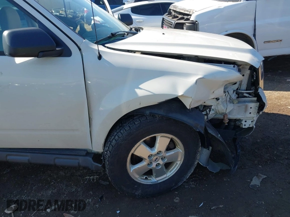 2011 Ford Escape XLT with VIN 1FMCU0D77BKB45161, listed as a IAAI auction lot 41890058 with 263,786 mi miles. Bid and sale history available at carsss.com. Image 6.