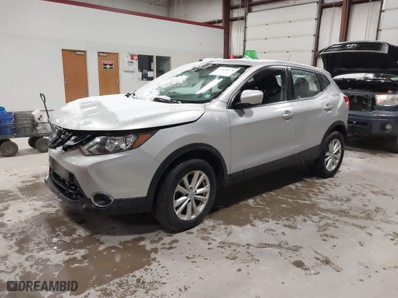 2018 Nissan Rogue Sport SV with VIN JN1BJ1CR7JW258538, listed as a IAAI auction lot 41835176 with 121,094 mi miles. Bid and sale history available at carsss.com. Image 17.