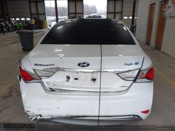 2015 Hyundai Sonata Hybrid Limited with VIN KMHEC4A40FA119364, listed as a IAAI auction lot 40883259 with 148,969 mi miles. Bid and sale history available at carsss.com. Image 16.