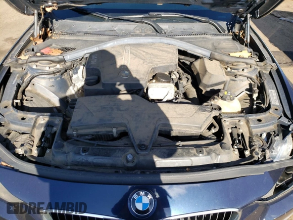 2015 BMW 3 Series 328i xDrive z VIN WBA3B5C55FF962857, wystawiony jako Copart lot #52691015 z przebiegiem 129 523 mil mil oraz Nie do naprawy • Non repairable. Historia ofert i sprzedaży dostępna na DreamBid. Obrazek 11.